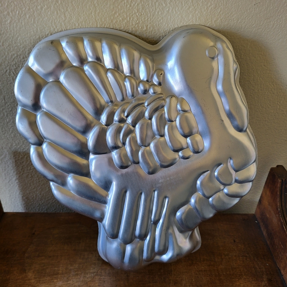 Vintage 1979 Wilton Turkey-shaped Aluminum Cake Pan